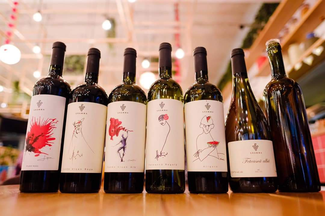 Crama Săptămânii: Crama Gramma, vinul de conversație de pe colinele Iașiului