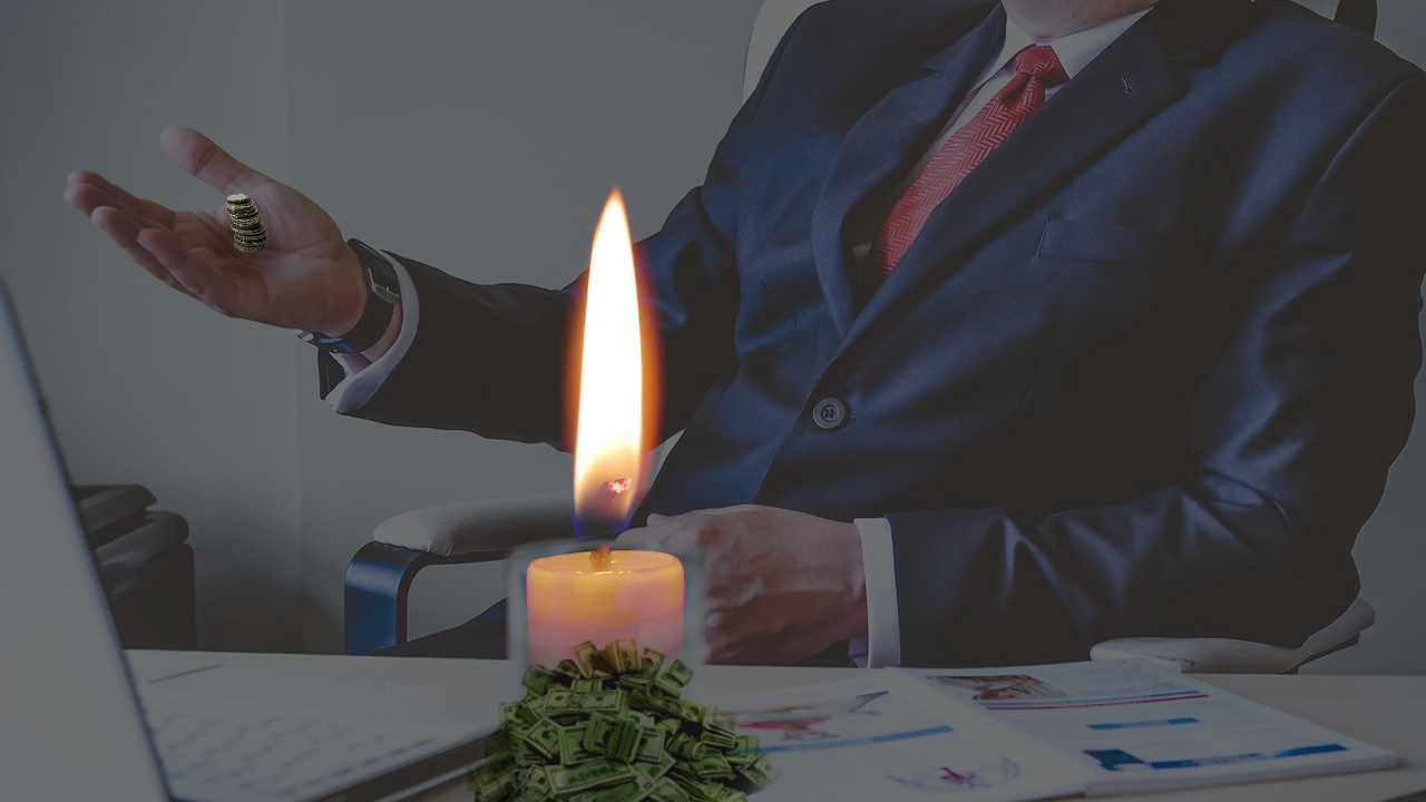 Slujbe în dauna slujbelor. Cercetarea la lumina candelei