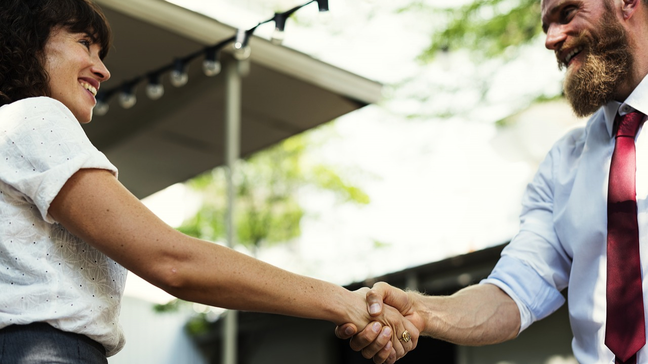 Față-n față cu banii: fondul românesc care te invită la o discuție