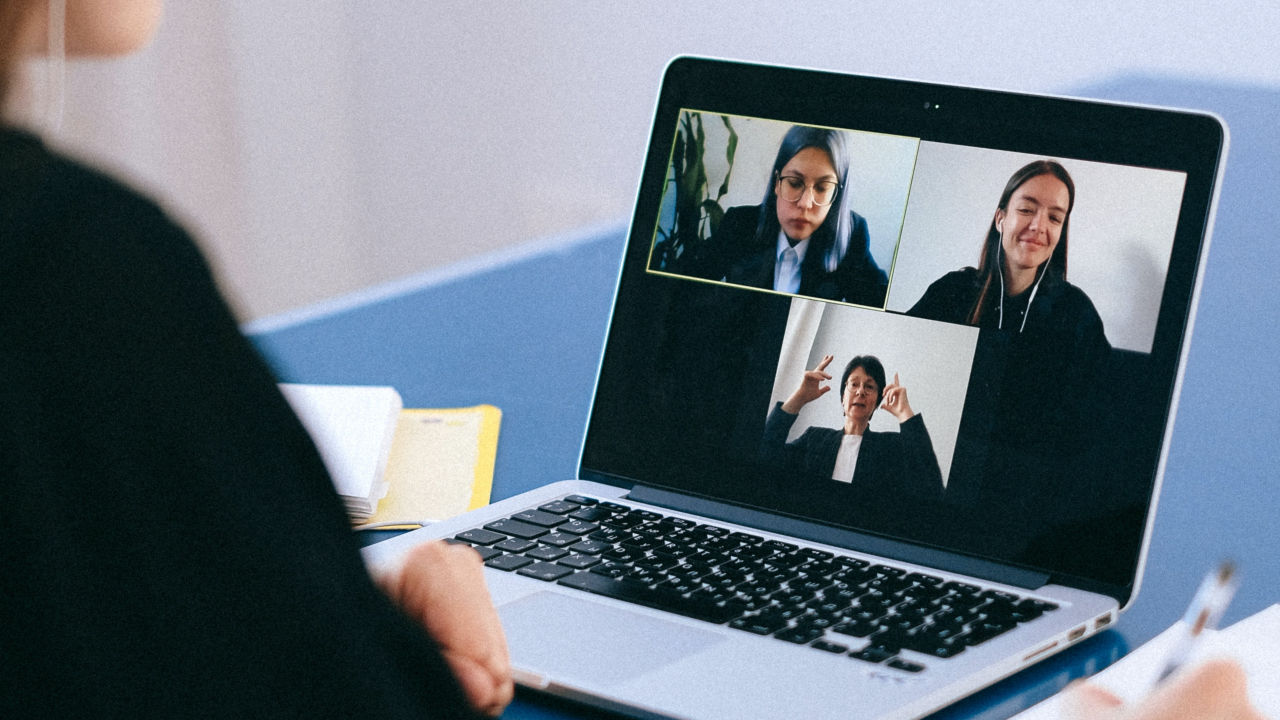 LinkedIn mizează pe evenimente online și investește 50 mil. $ într-un startup