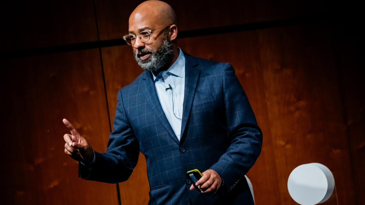 Fonz Morris, Lead Product Designer & Monetization at Netflix comes to How to Web