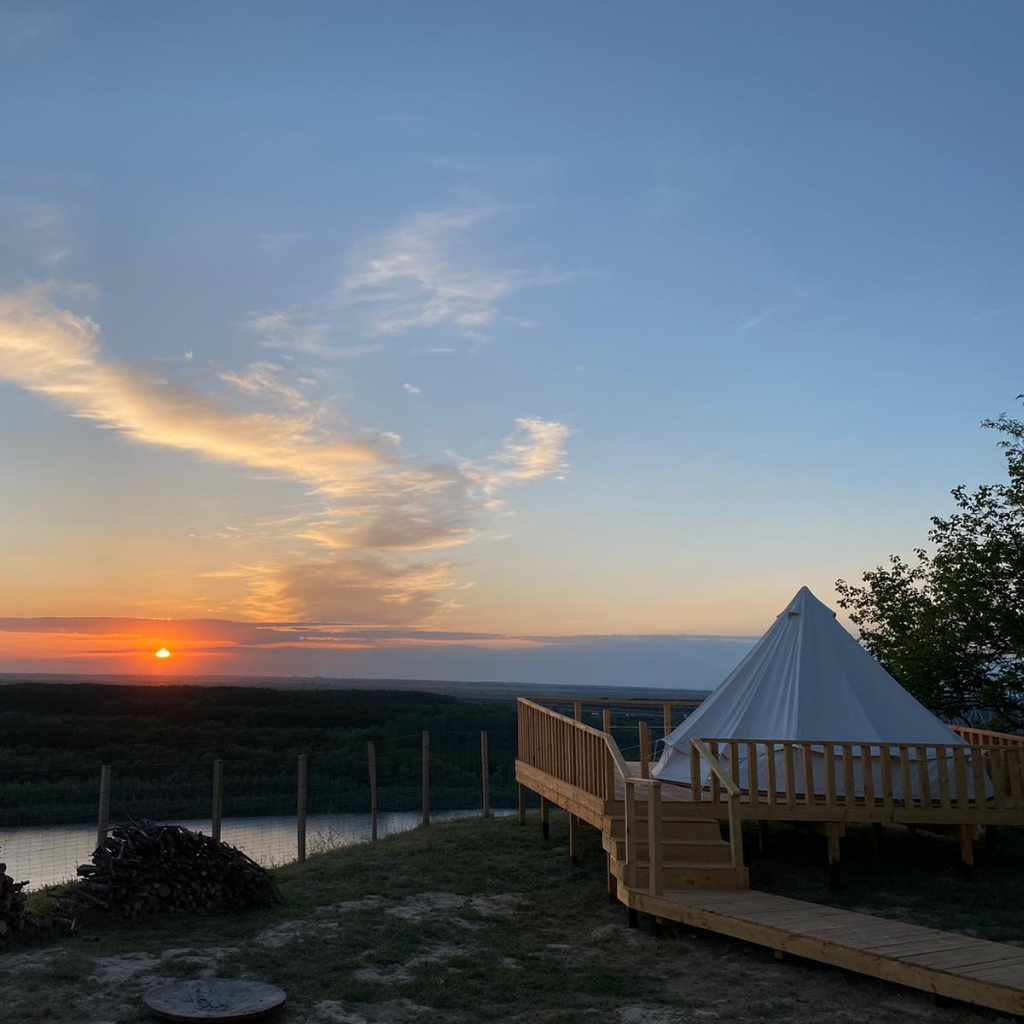 Crama Săptămânii: Vinuri delicioase și AER de Rasova