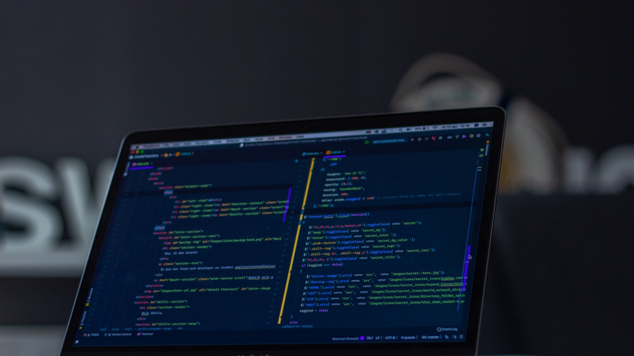 Joburi în IT: de ce să lucrezi în industrie și care sunt salariile