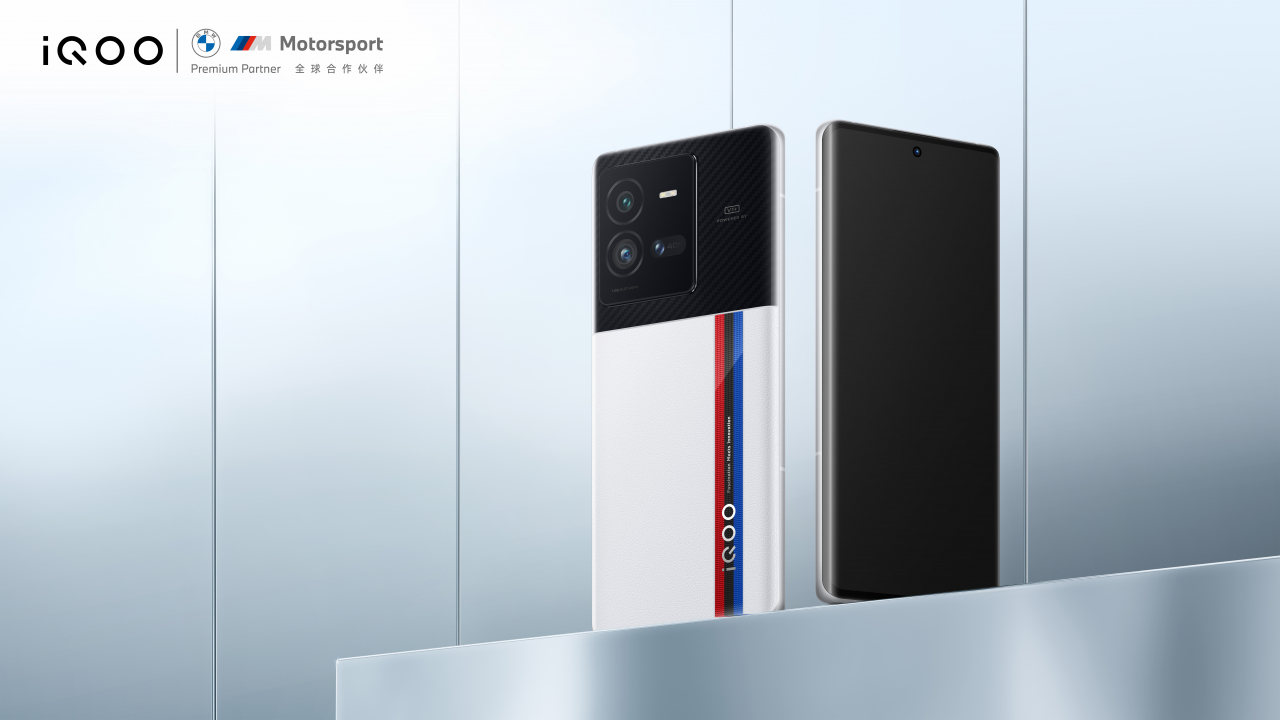 Viitorul e aici: smartphone-ul care se încarcă în 10 minute la 200W