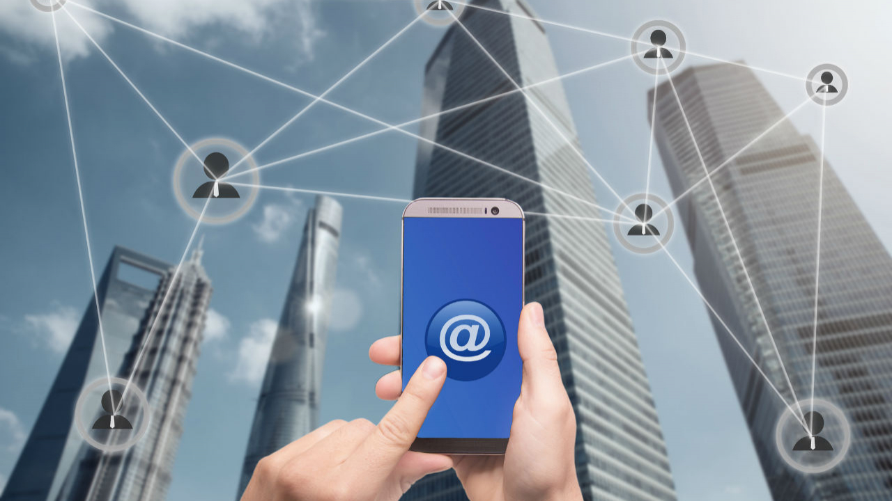 Un startup care trimite email-uri la grămadă, cumpărat cu 2 miliarde $