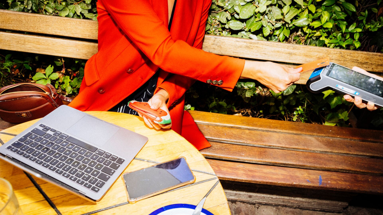 Studiu românii și banii: 1 din 2 români nu își permite să economisească