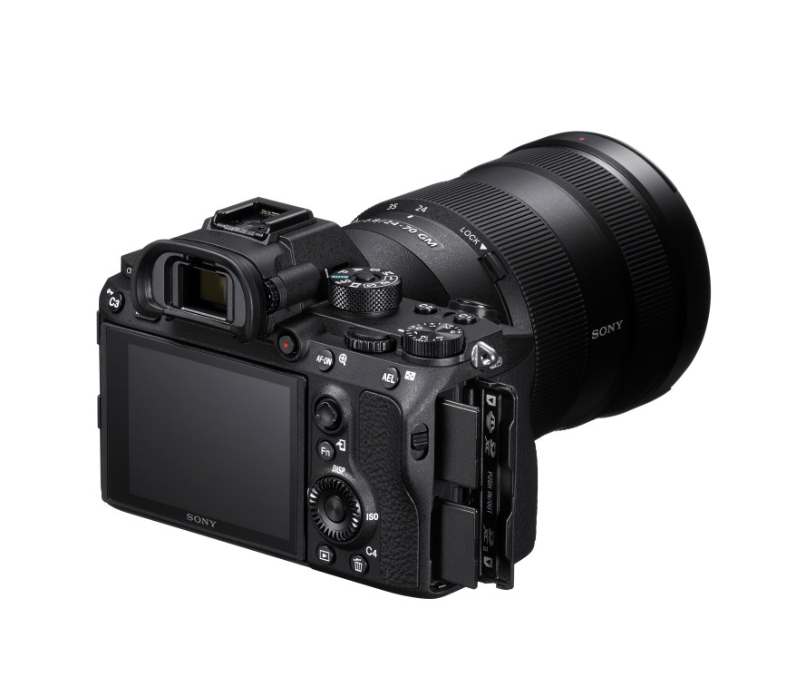 α7R III, noua cameră full-frame Sony cu obiectiv interschimbabil
