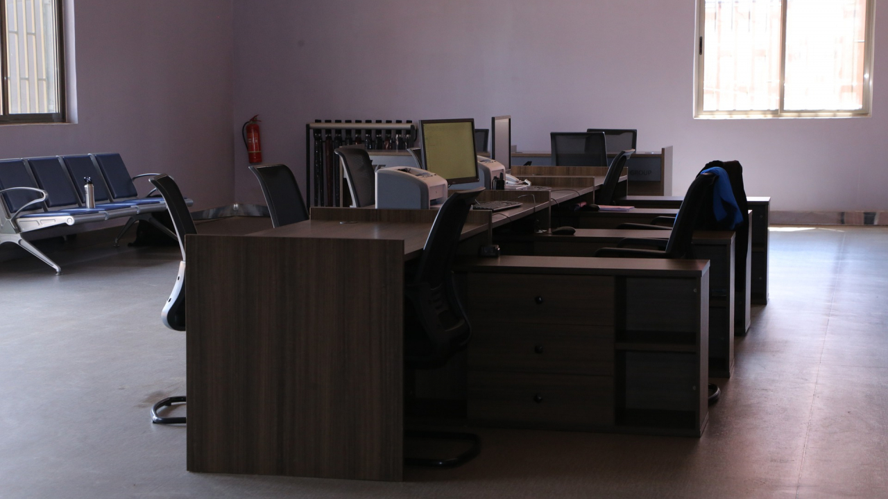 46% din companiile din România nu sunt afectate de criză și lucrează normal