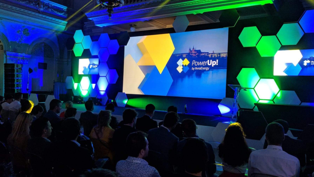 23 de startup-uri cu soluții în energie, în finala națională PowerUp!