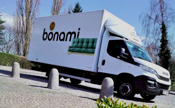 Bonami lansează serviciul care livrează mobila în regim propriu până-n casă