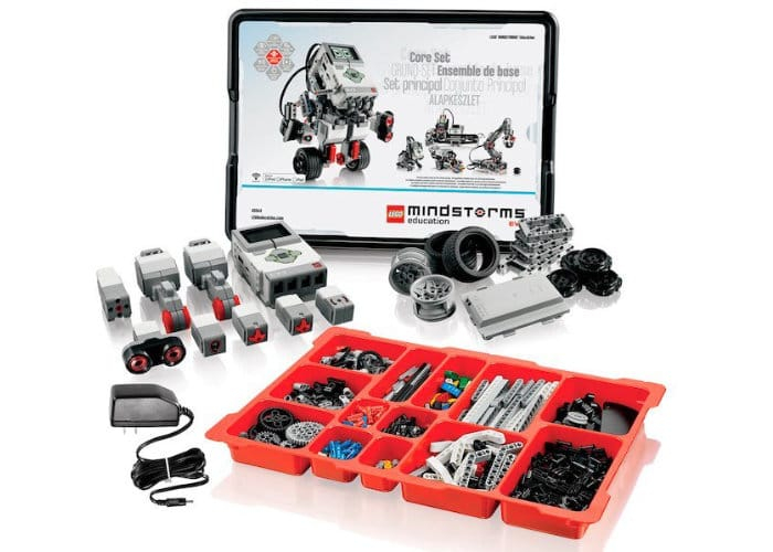 ”Construiește” cod & roboți cărămidă cu cărămidă