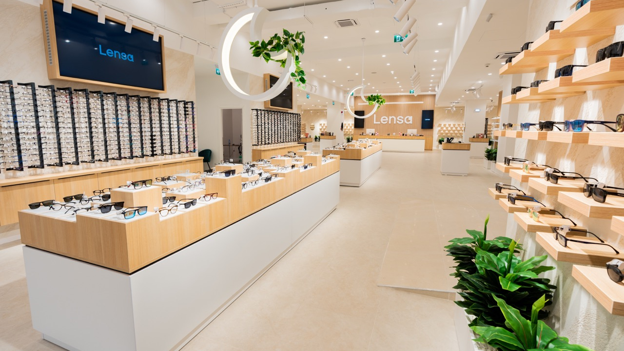 Black Friday 2022: Lensa are reduceri de până la 90% și ochelari la 9 lei