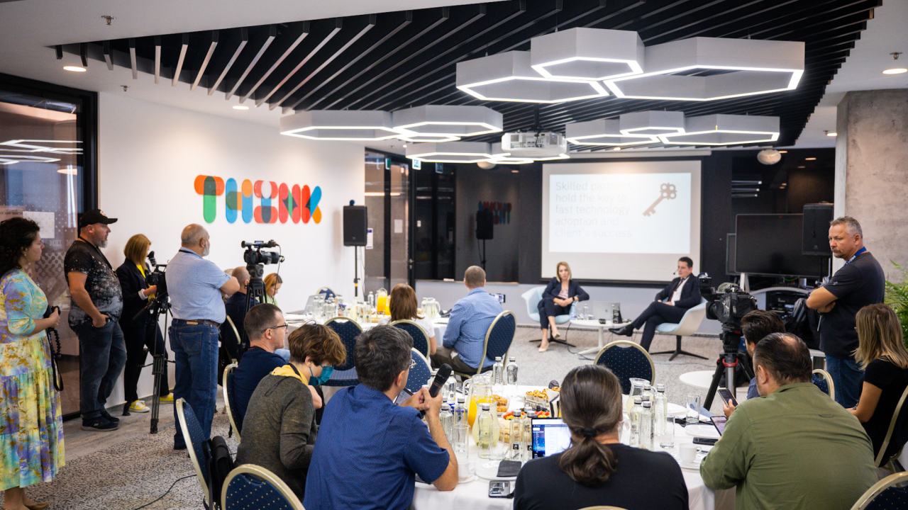 Cum se pregătesc afacerile pentru integrarea inteligenței artificiale