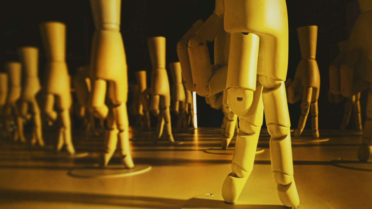 Cum pot ajuta roboții software companiile mici și mijlocii din România?