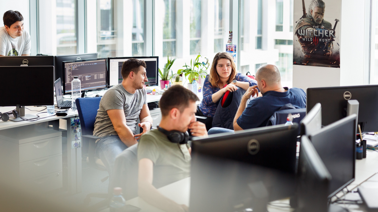 Joburi la eMAG: retailerul caută 25 de interni