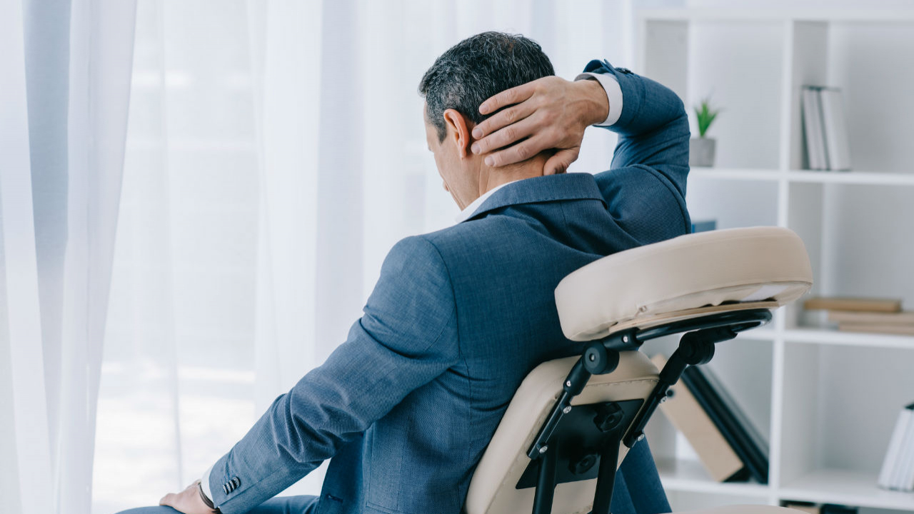 Black Friday mai comod: cât au investit românii în fotolii de masaj