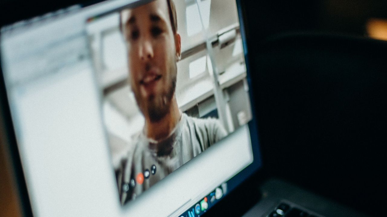 Oracle integrează aplicaţii de tip cloud prin Sprinklr şi Zoom