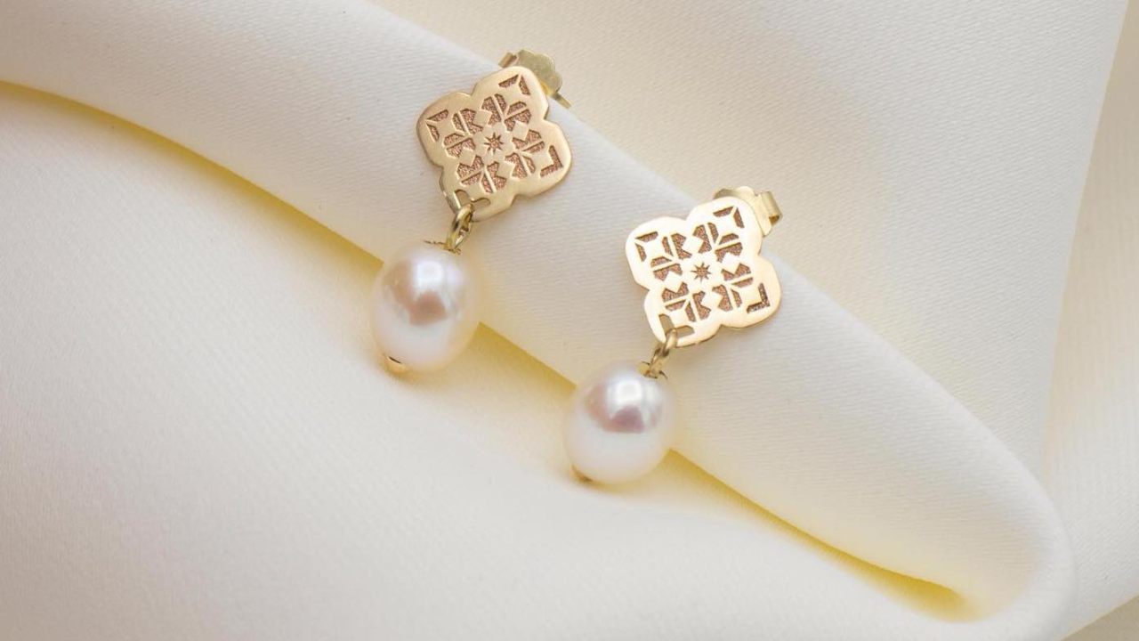 IONA, bijuteriile din aur ce ajută femeile să-și regăsească zilnic frumusețea