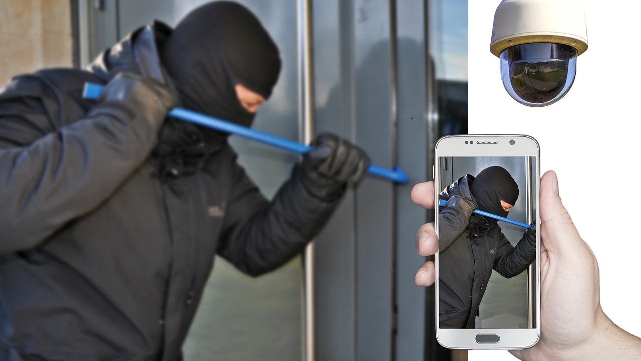 Camere de supraveghere: ține casa în siguranță când mergi în vacanță