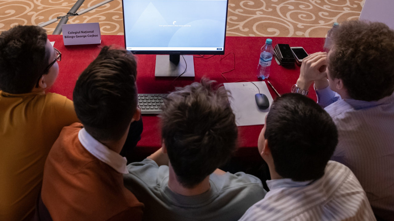 ASUS Challenge 2022: Cine a câștigat concursul de programare pentru licee