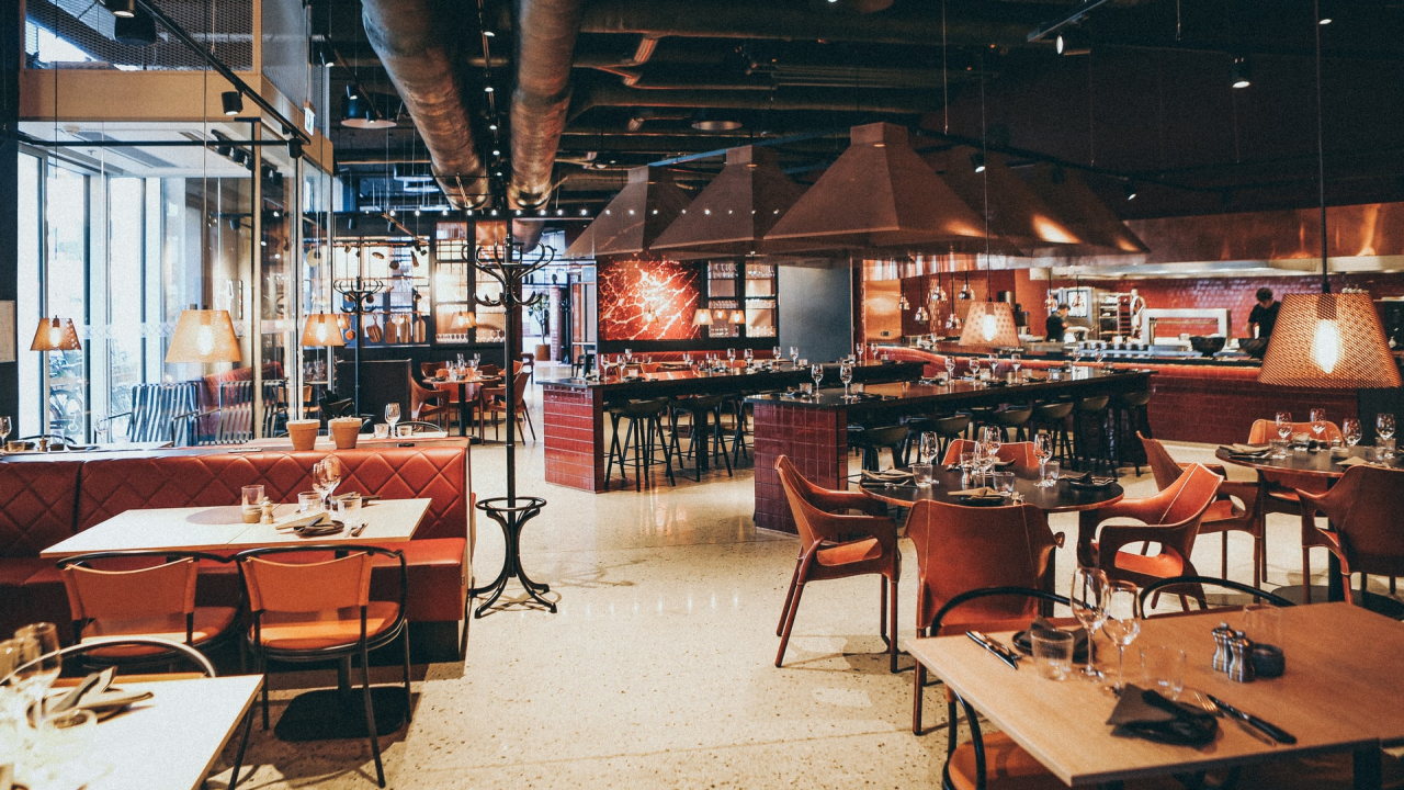 Analiză: impactul majorării cotelor TVA pentru HoReCa și real estate