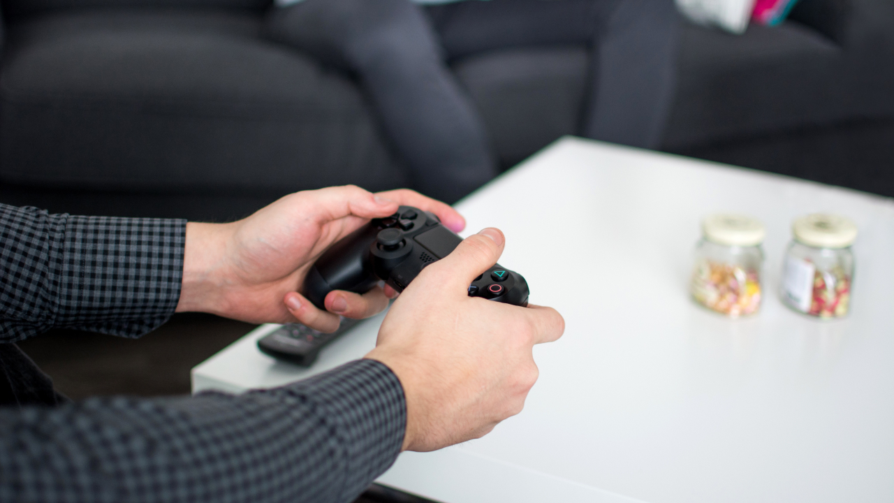 MMD prezintă trei monitoare de gaming Philips Momentum pentru console