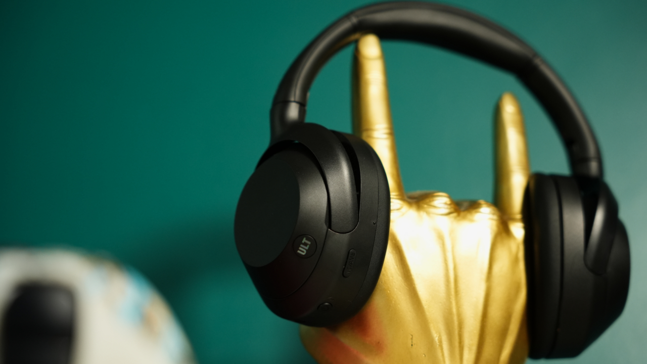 REVIEW Sony ULT Wear: când iubești bass-ul