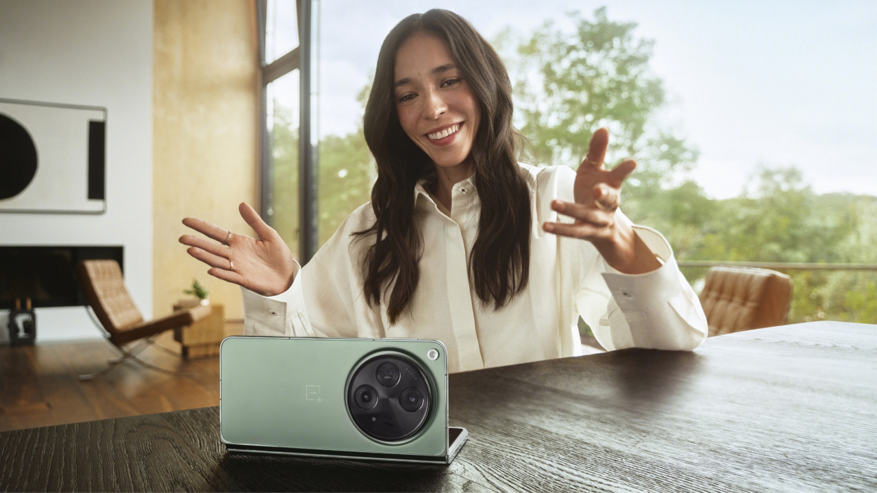 OnePlus Open e primul smartphone pliabil al companiei. În România din noiembrie