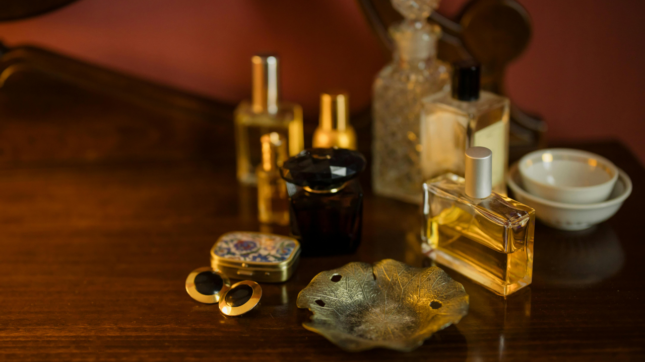 Cum să alegeți un parfum cu personalitate pentru uz zilnic sau ocazii speciale