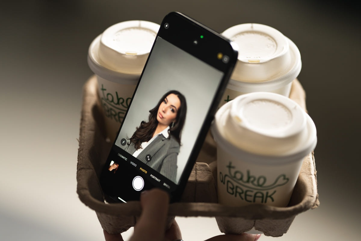 Cum alegi telefoane mobile pentru echipa ta: ghid practic pentru start-up-uri la început de drum