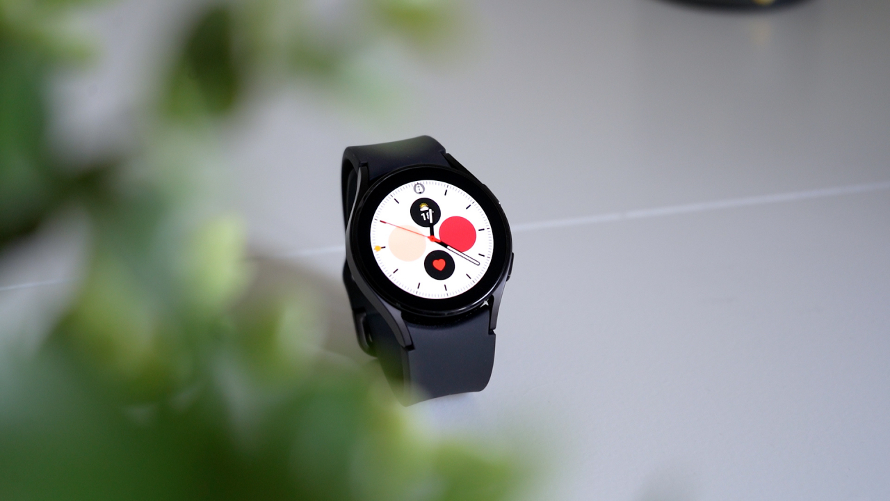 Black Friday 2021 la eMAG: smartwatch-uri și brățări fitness ca să monitorizezi sănătatea