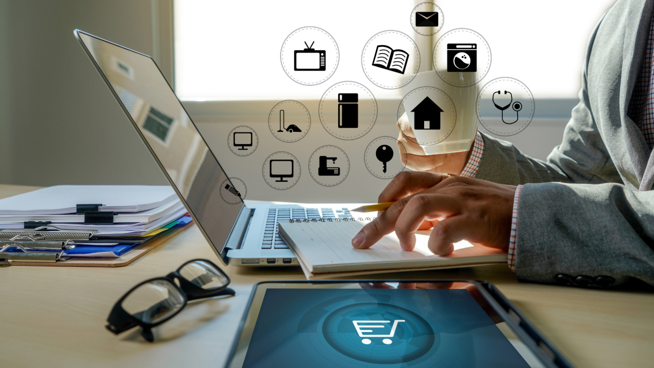 Tendințe în e-commerce: creștere de 10%, accent pe livrări rapide și la lockere