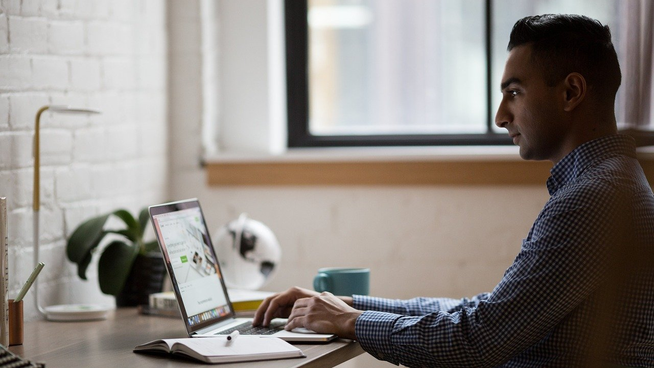 Cursuri IT: Investițiile în pregătirea angajaților își vor reveni în 2021