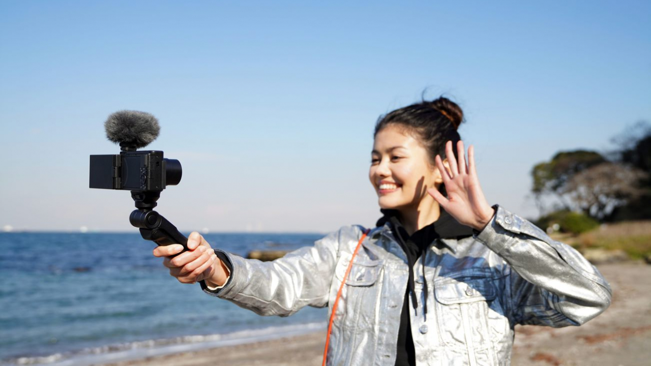 Sony lansează microfonul pentru vlogging ECM-G1