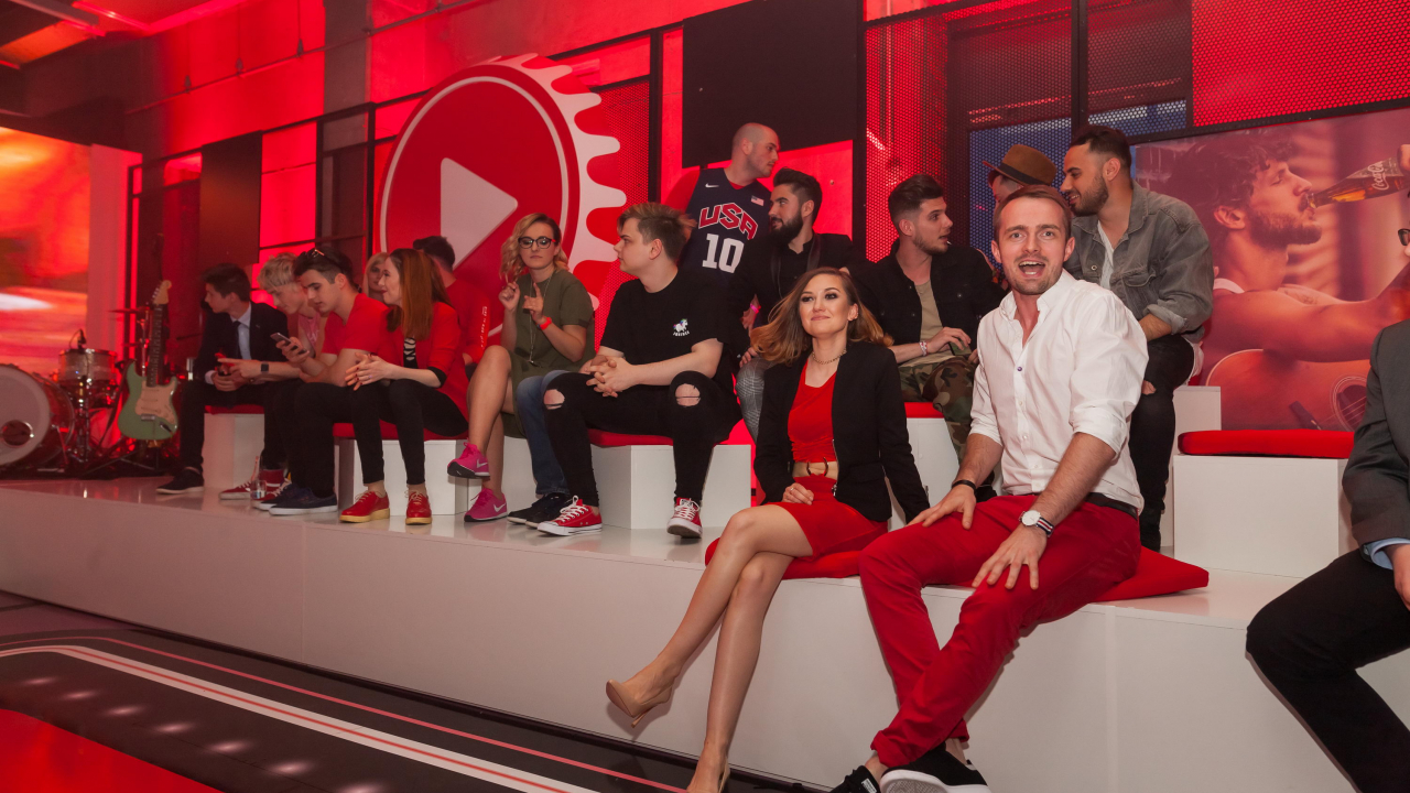 Dana Bacinschi este câștigătoarea competiției Next Big Vlogger