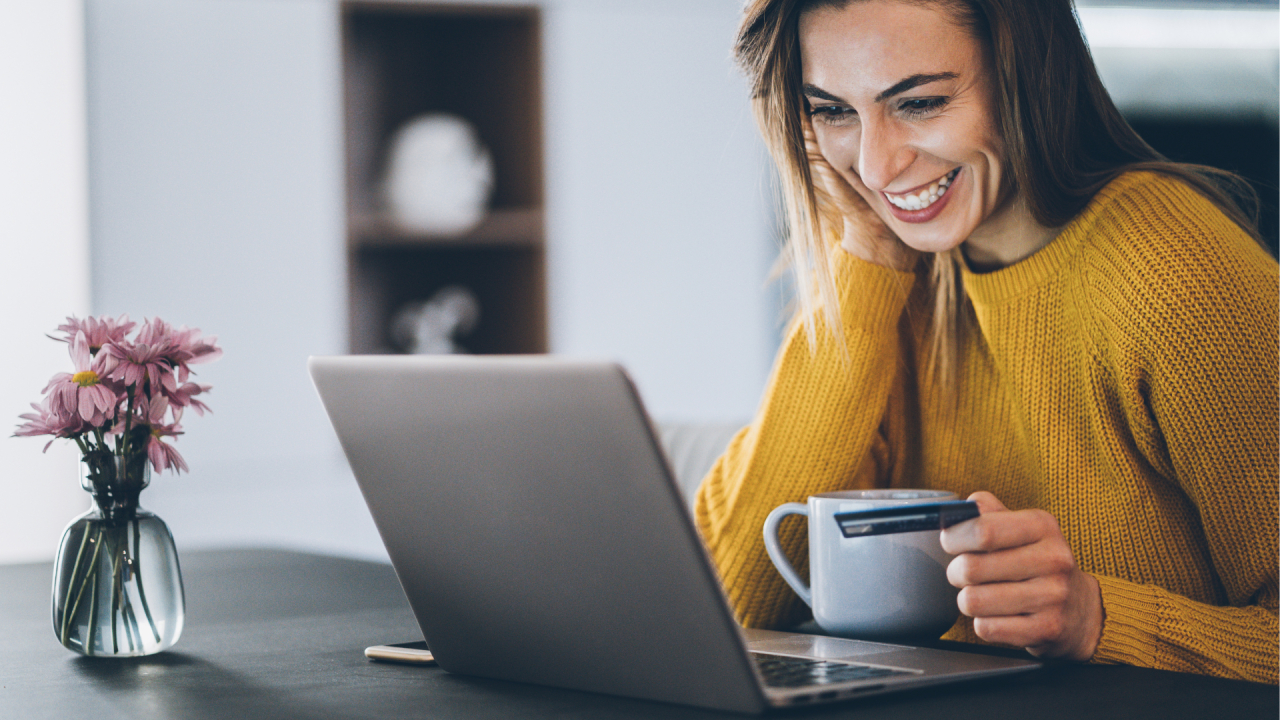 Clienții eMAG au ales plata cu cardul pentru 63% din totalul comenzilor