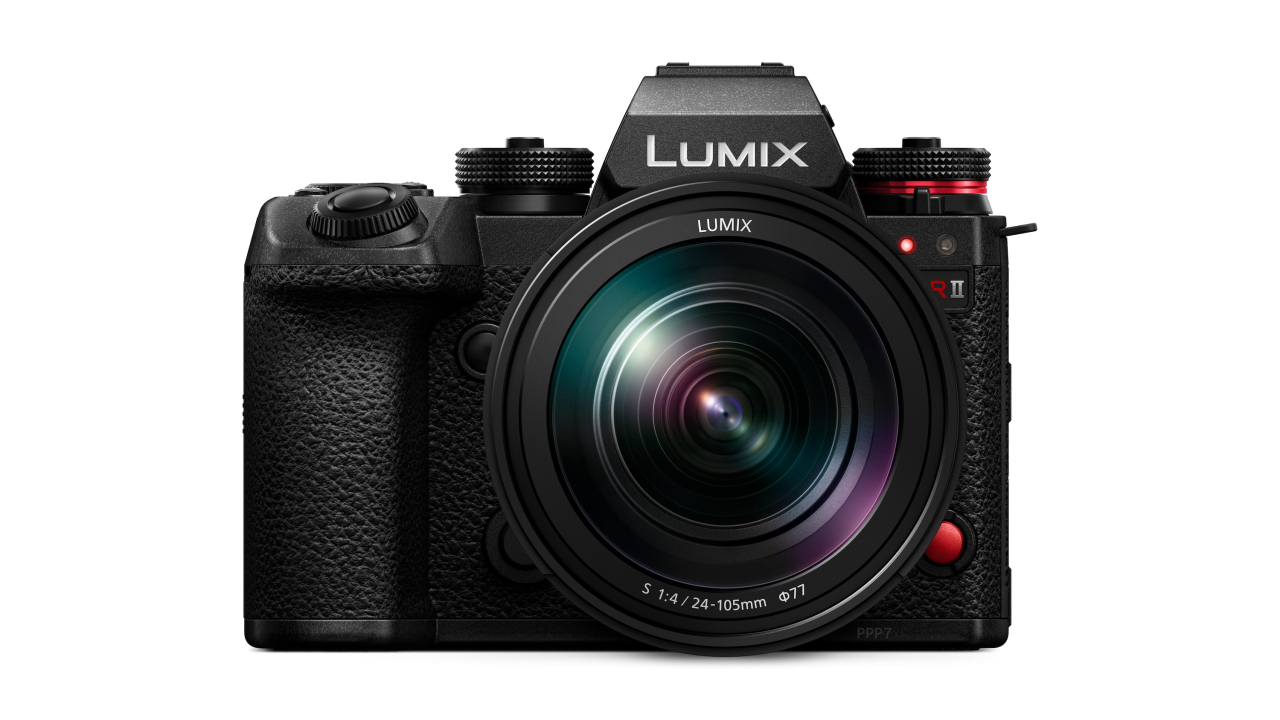 Panasonic lansează LUMIX S1RII: Cameră mirrorless full-frame cu înregistrare 8K