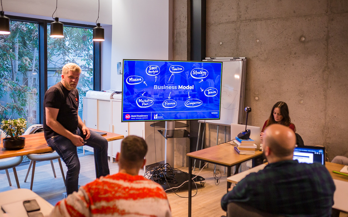 Startup-urile la început de drum se pot înscrie la acceleratorul Commons Accel