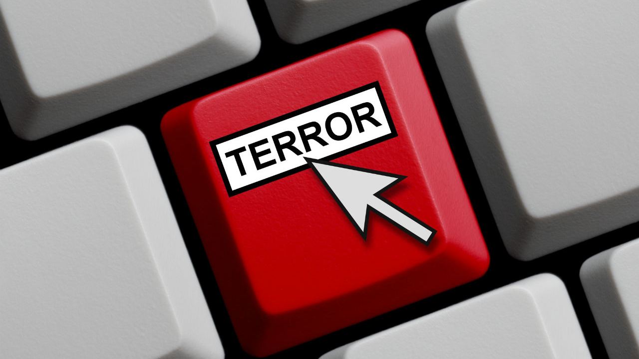 UE luptă cu propaganda în online. Noile reguli și sancțiuni impuse