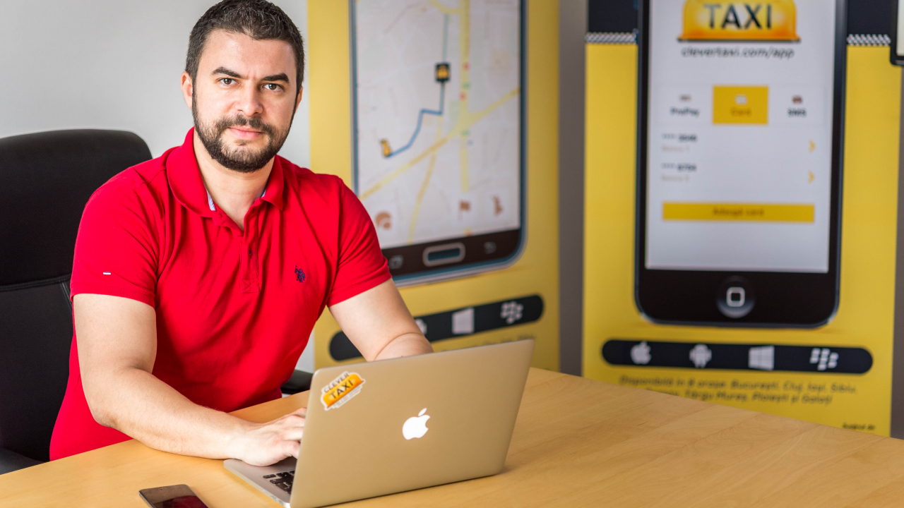 Clever Taxi: cum îi ajută tehnologia pe taximetriști și pe clienți