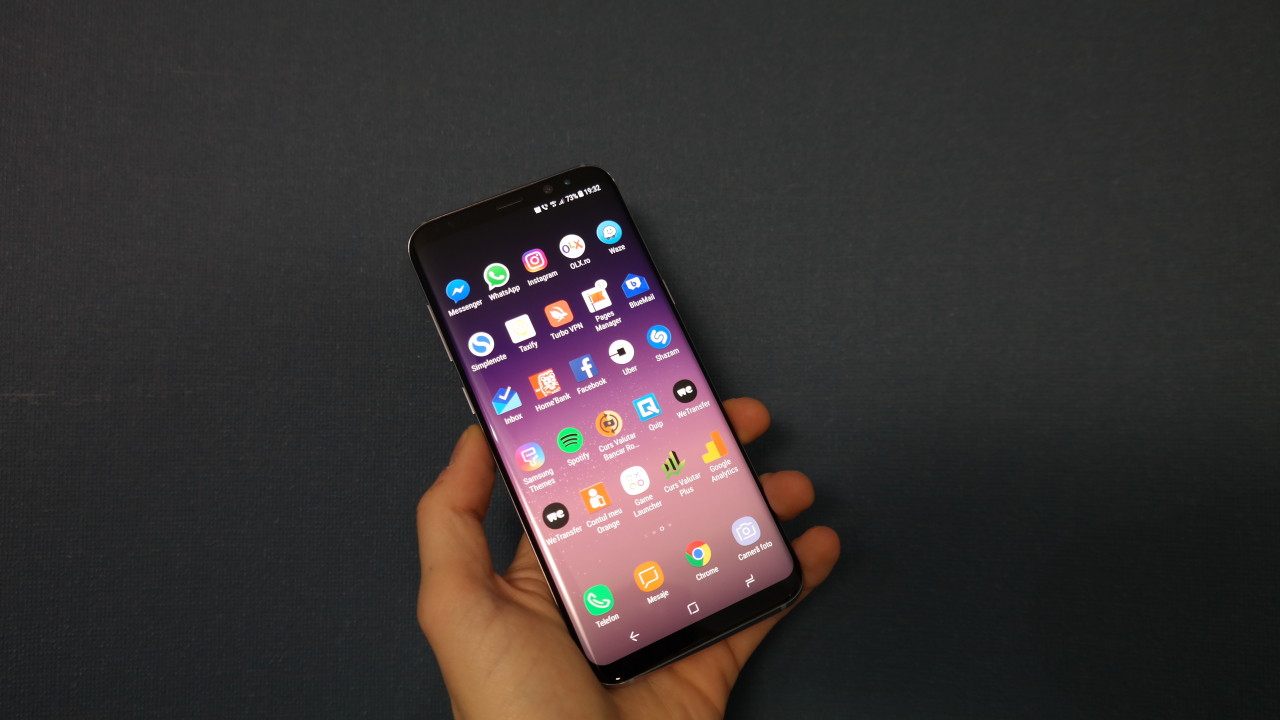 Black Friday cu telefoane la 1 leu: smartphone-uri de top la preț mic