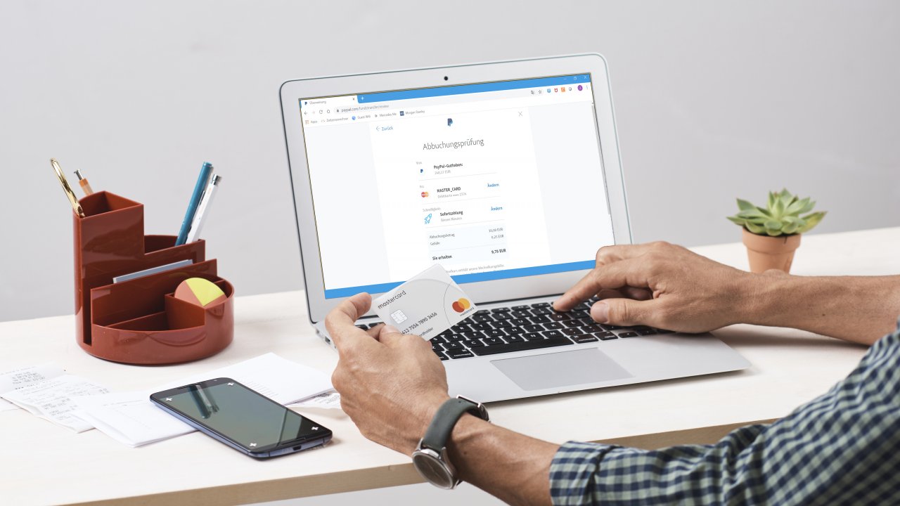 Poți transfera instant banii din contul de PayPal pe cardurile tale Mastercard