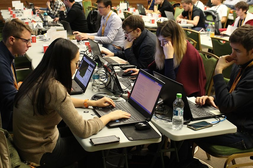 Soluții care să împiedice hackerii să-ți controleze mașina