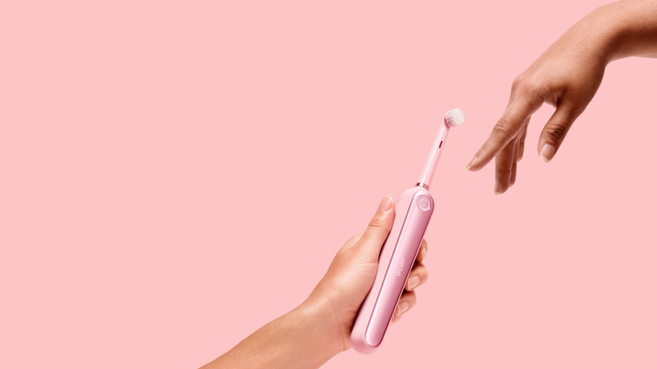 eMAG Black Friday 2021: periuțe electrice pentru o dantură strălucitoare