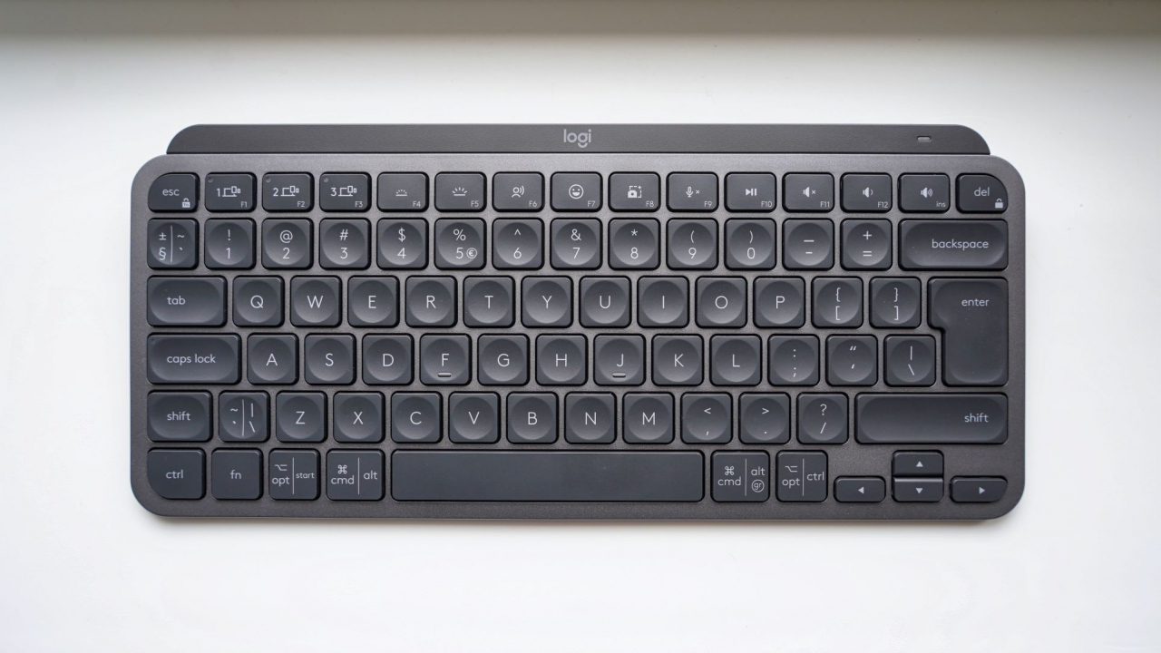 REVIEW Logitech MX Keys Mini: Tastura perfectă pentru modul de lucru hibrid