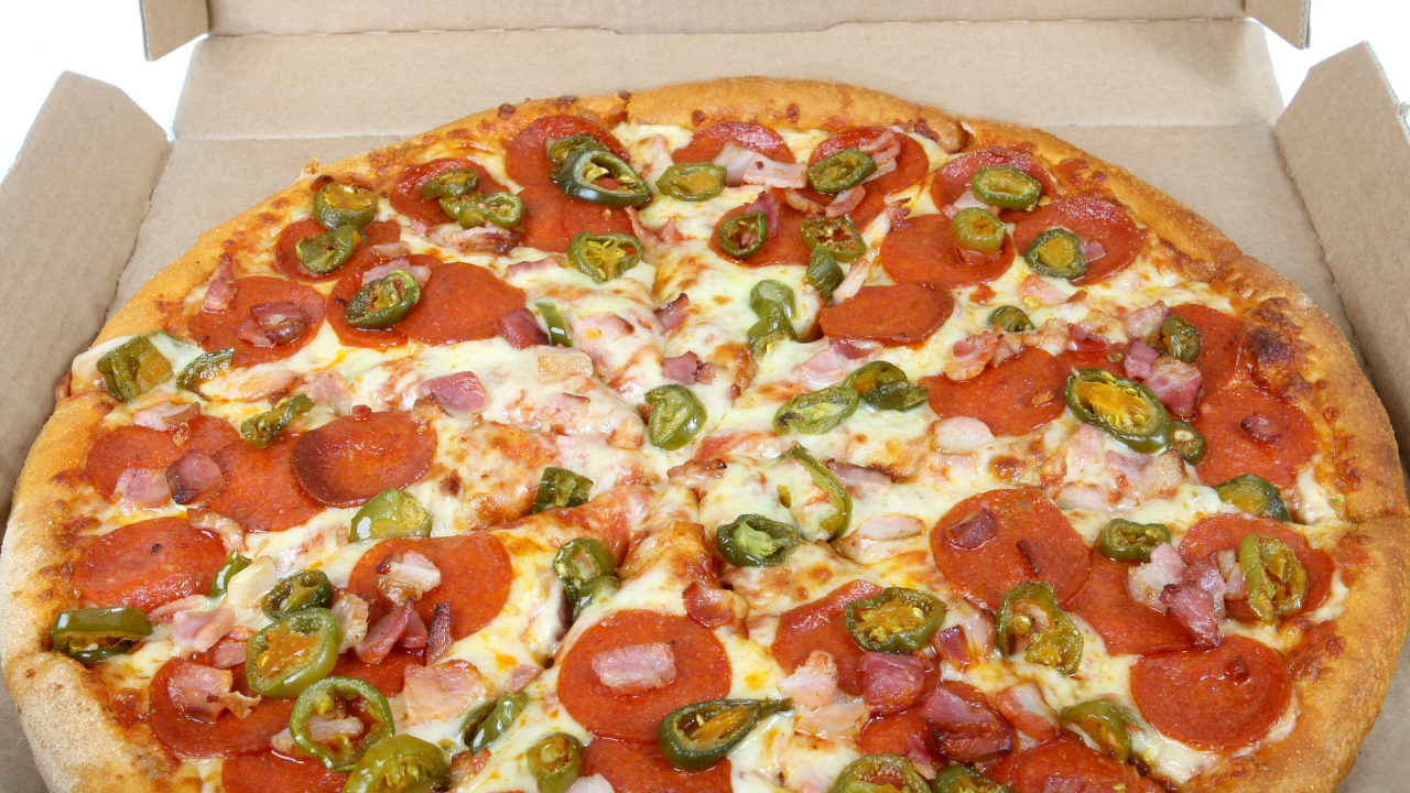 Livrare de mâncare în perioada coronavirus: măsuri luate de Glovo și foodpanda