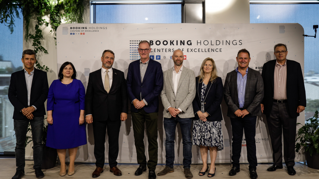 Booking deschide un Centru de Excelență în România cu 500 de joburi disponibile