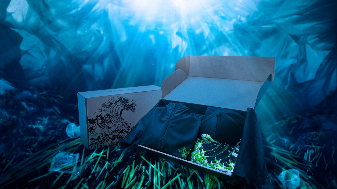 Razer face acum și haine din plastic colectat din oceane