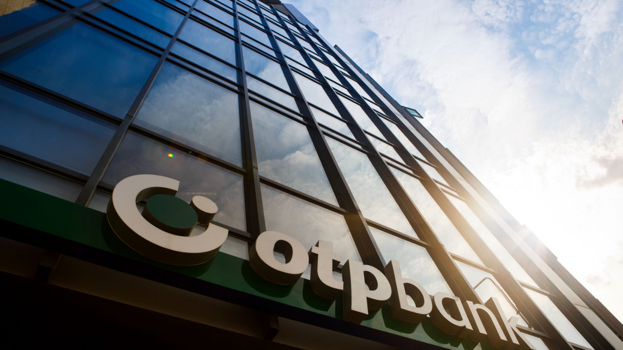 Octavian, noul chatbot al OTP Bank, oferă informații utile clienților băncii