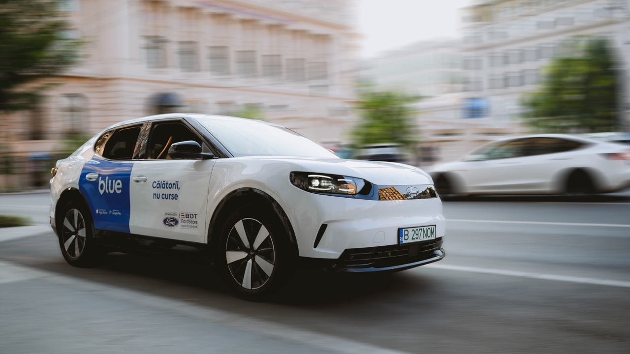 Serviciul de ridsesharing Blue, lansat de Autonom, ajunge la 400.000 de utilizatori